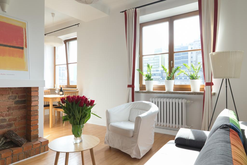 One By Your Freedom Apartment Warschau