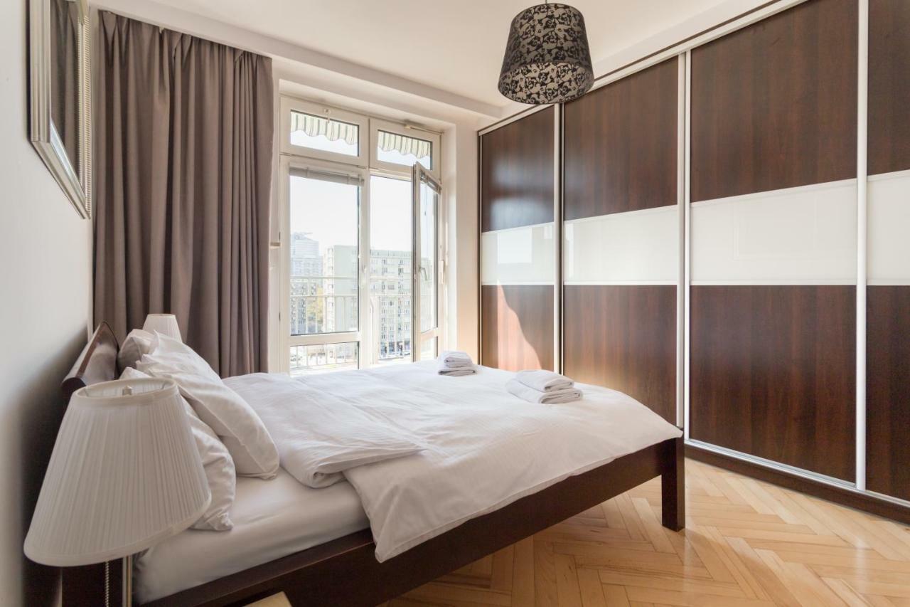 One By Your Freedom Apartment Warschau